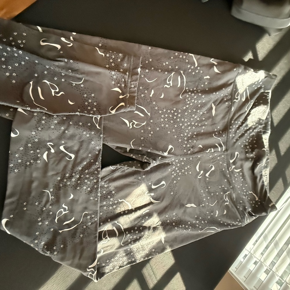 Under Armour Black and White Abstract Leggings